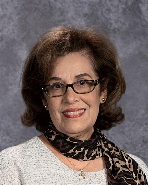 Martha Rosales headshot 