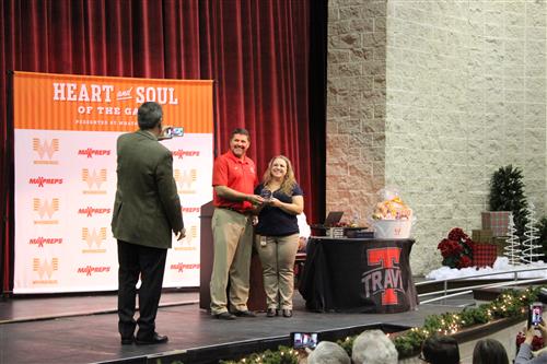 Travis High School Football Coach Receives Maxpreps Heart And Soul Of The Game Award 12 7 18